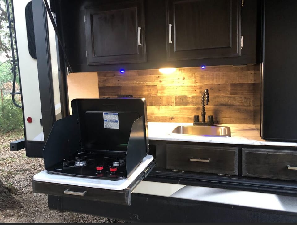 An outdoor kitchen, too!
