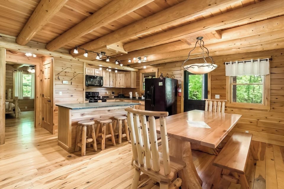 Kitchen/Dining area