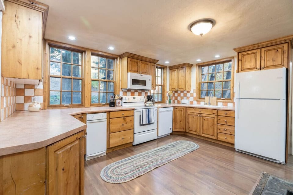 Wide space kitchen