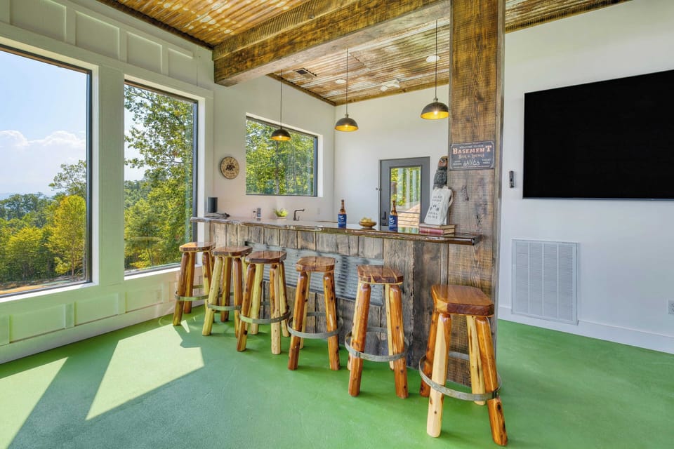 House (5 Bedrooms) | Interior