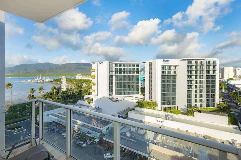 Take in panoramic views of the Esplanade, marina and surrounding mountains from the private balcony, an inviting spot for morning coffee or sunset drinks.
