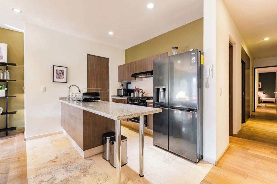 Apartment, 3 Bedrooms, Balcony, City View | Private kitchen