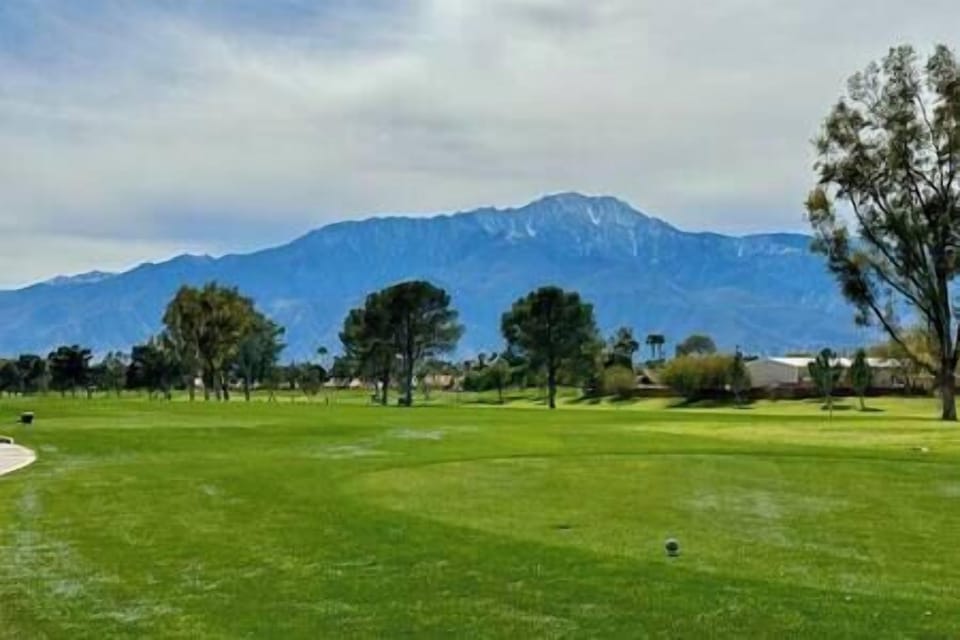 Mission Lakes Country Club (3 miles Away)