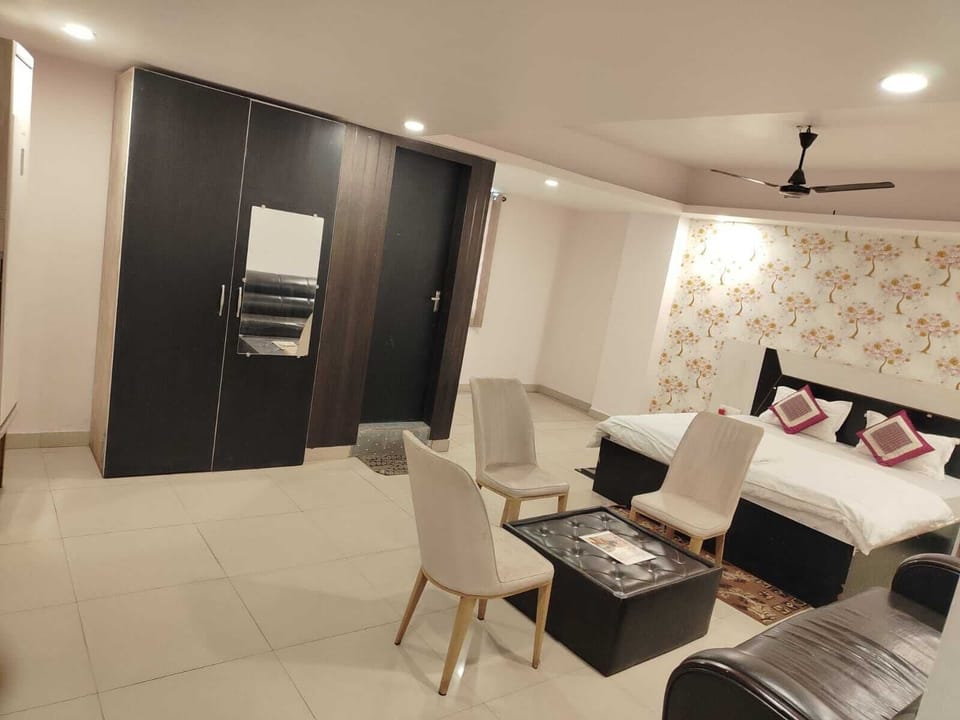 Laptop workspace, rollaway beds (surcharge), WiFi (free), bed sheets