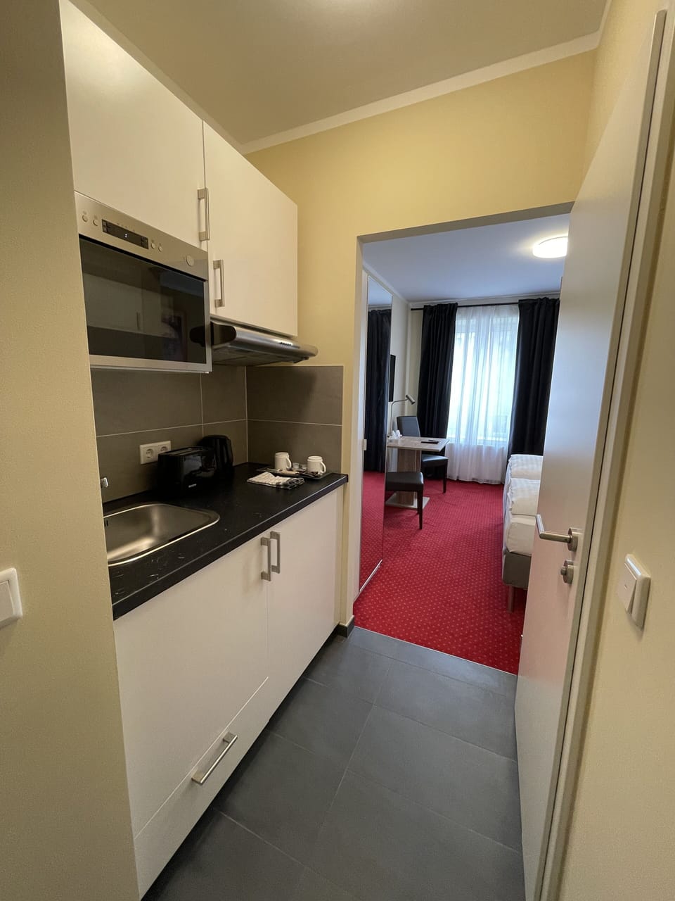Economy Triple Room | Private kitchen