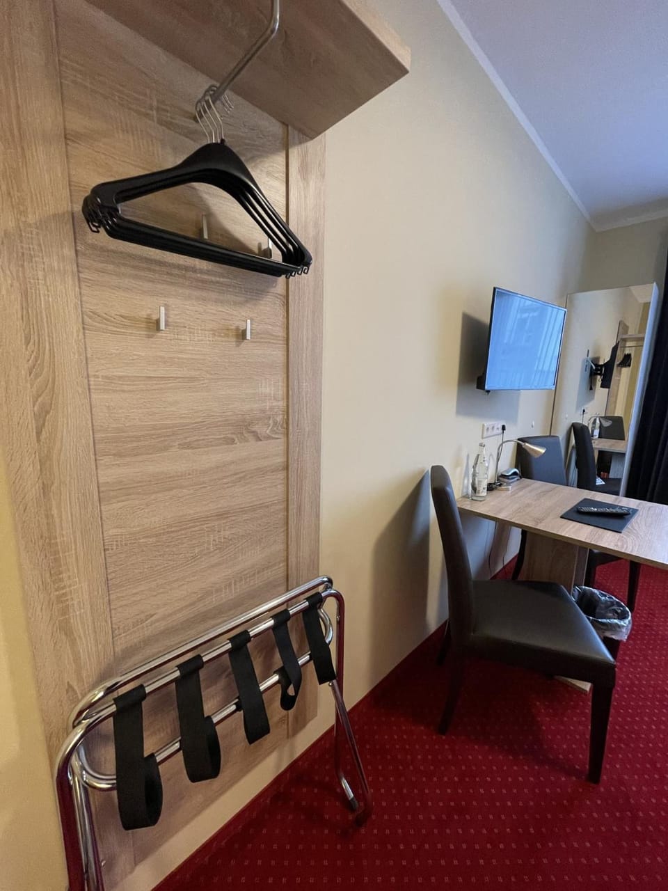 Superior Single Room | Individually decorated, individually furnished, desk, laptop workspace