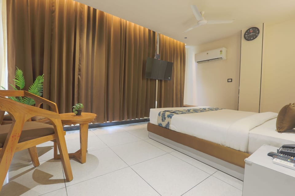 Premium Room | Premium bedding, blackout drapes, soundproofing
