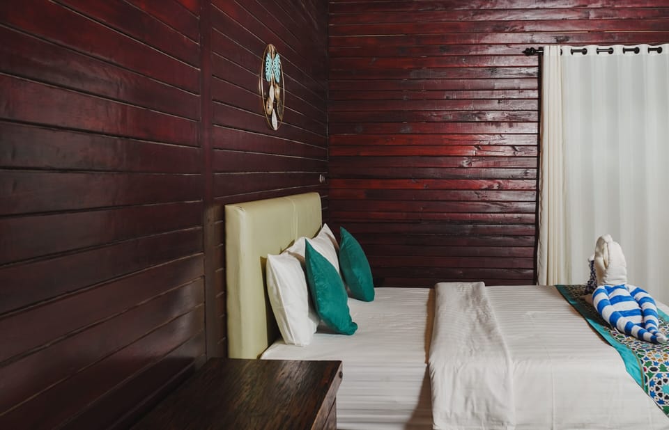 Family Villa, 3 Bedrooms, Pool View | Soundproofing, WiFi (free), bed sheets