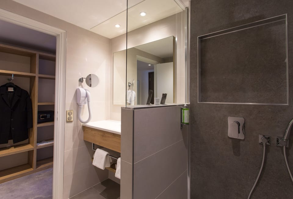 Hair dryer, towels