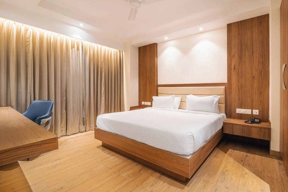 Premium Room, City View | Desk, WiFi (free), individually furnished