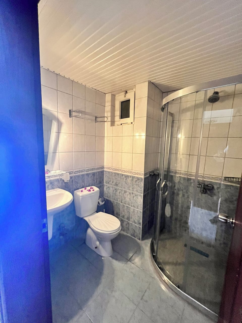 Standard Room, Balcony, Mountain View | Bathroom | Shower, hair dryer, towels, soap