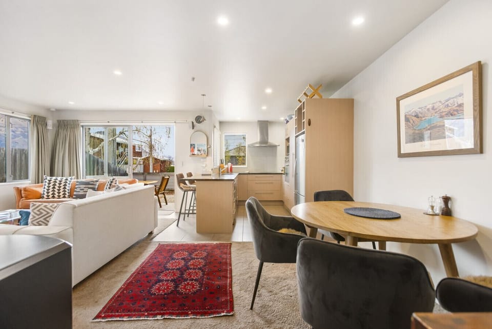 Open plan living, dining and kitchen