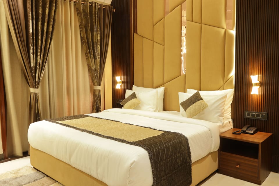 Studio Suite, Balcony | Hypo-allergenic bedding available, pillowtop beds, minibar, in-room safe