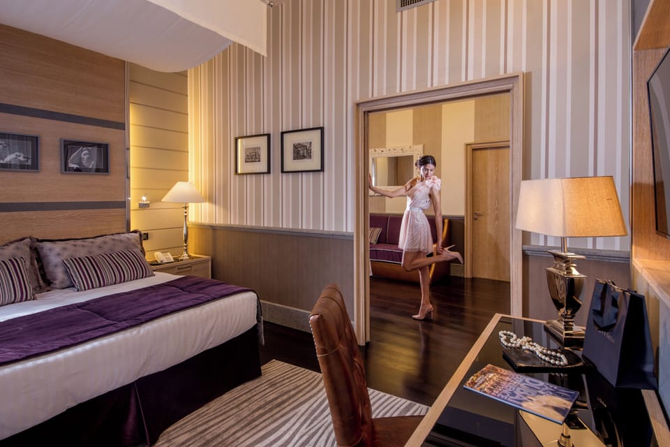 In-room safe, WiFi (free), bed sheets