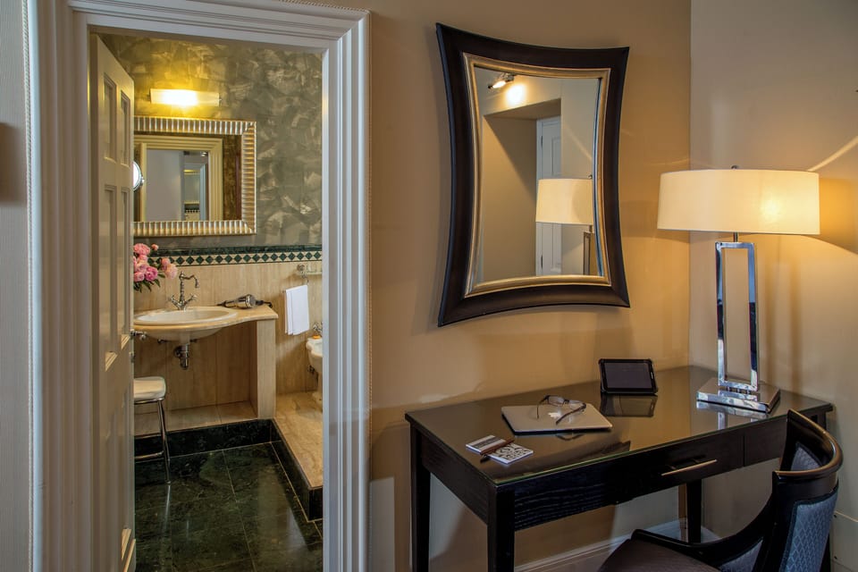Deluxe Double | In-room safe, free WiFi, bed sheets