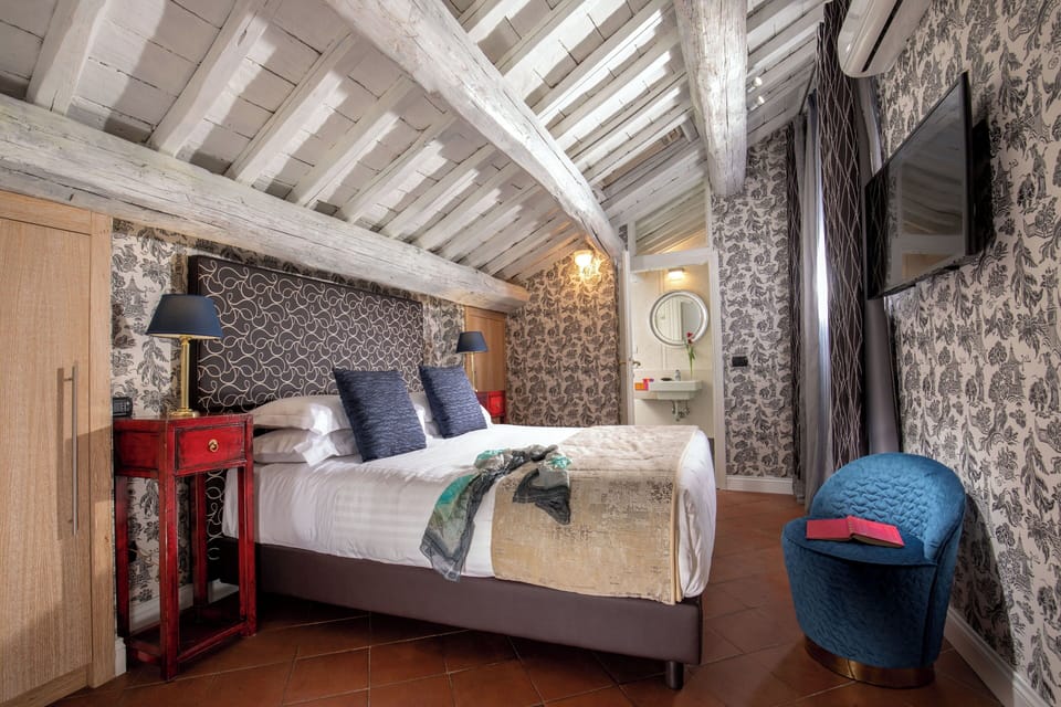 Premium One Bedroom Apartment | In-room safe, WiFi (free), bed sheets