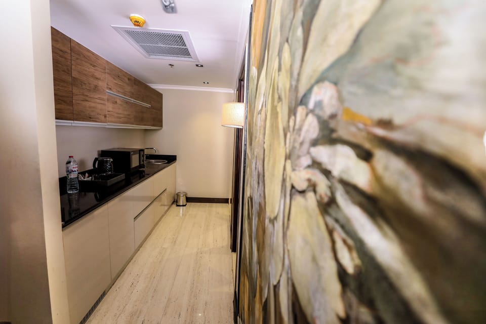 Executive Suite | Private kitchen