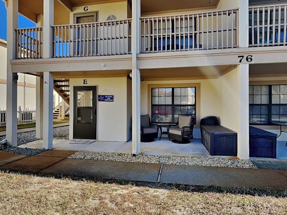 Furnished Patio