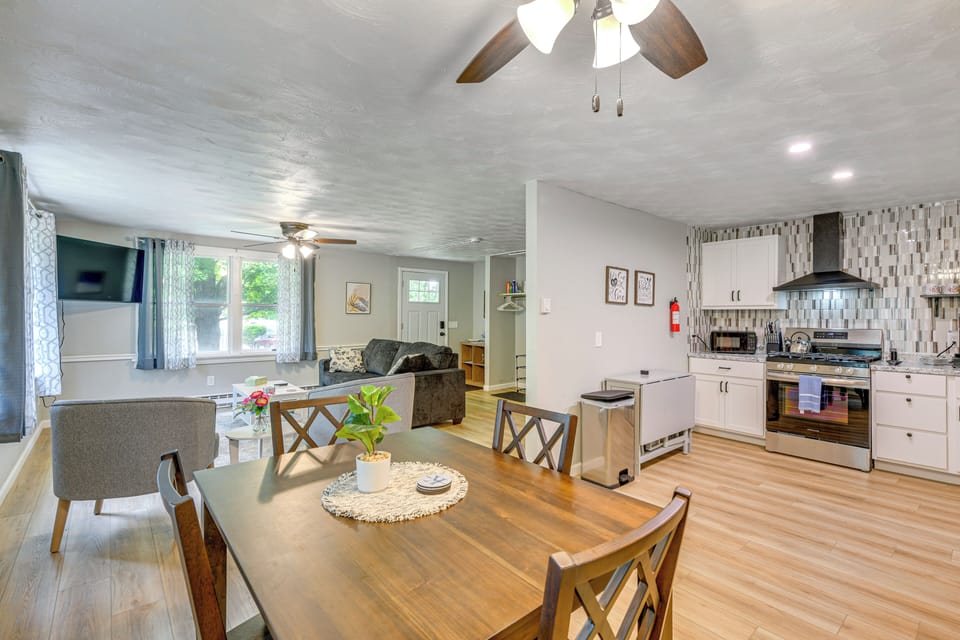 House (3 Bedrooms) | Interior