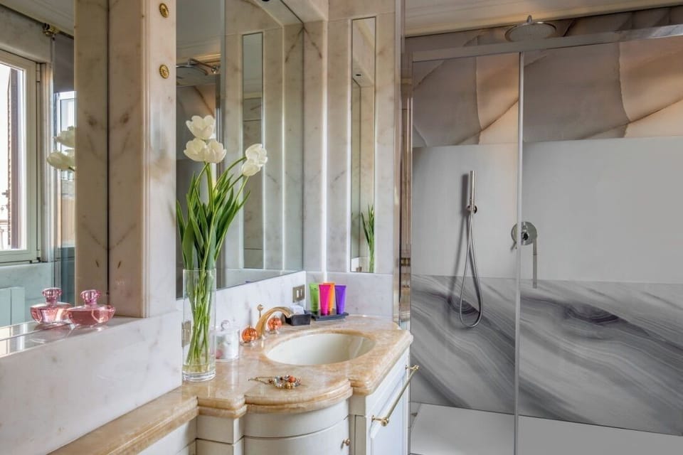 The Pearl | Bathroom | Hair dryer, slippers, towels, soap