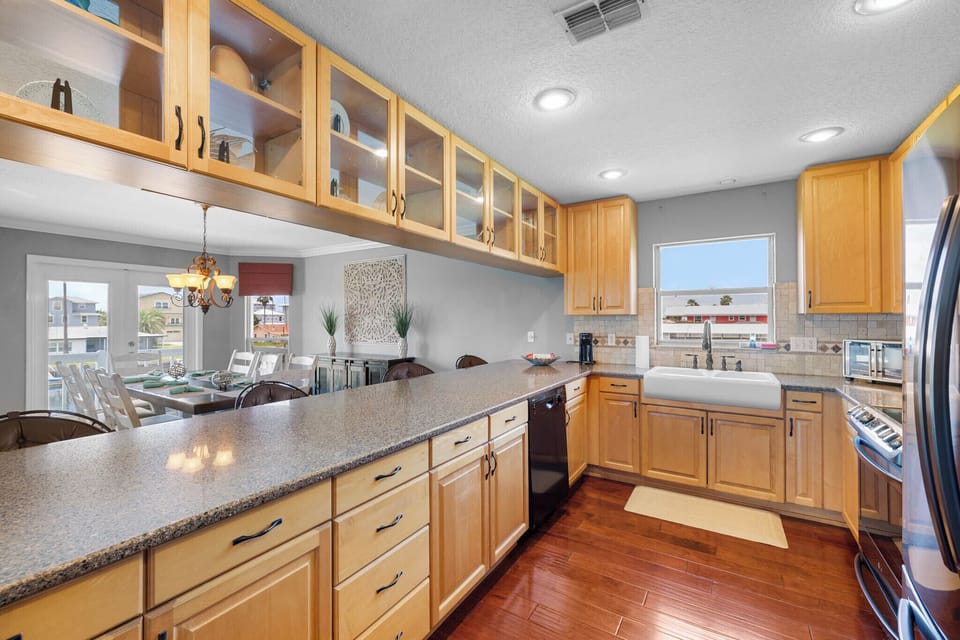 Plenty of counter space here!