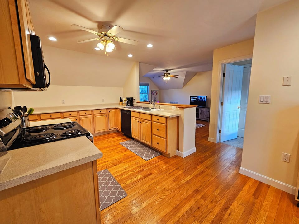 Spacious Kitchen with lots of cabinets and counter space