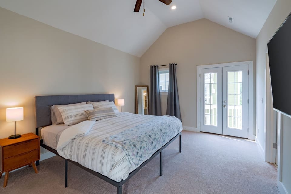 Bedroom #3 with King Bed and attached En-Suite