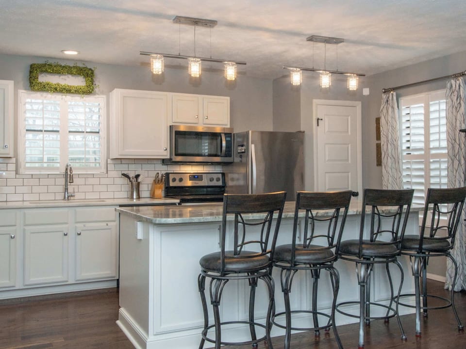 Counter seating and full kitchen