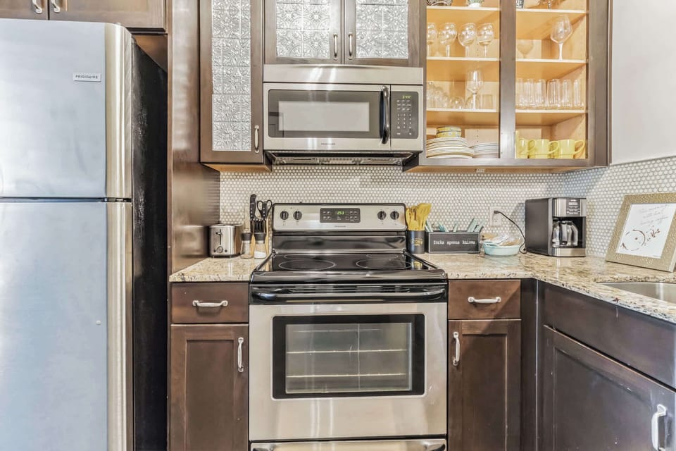 Unleash your culinary creativity in the fully equipped kitchen
