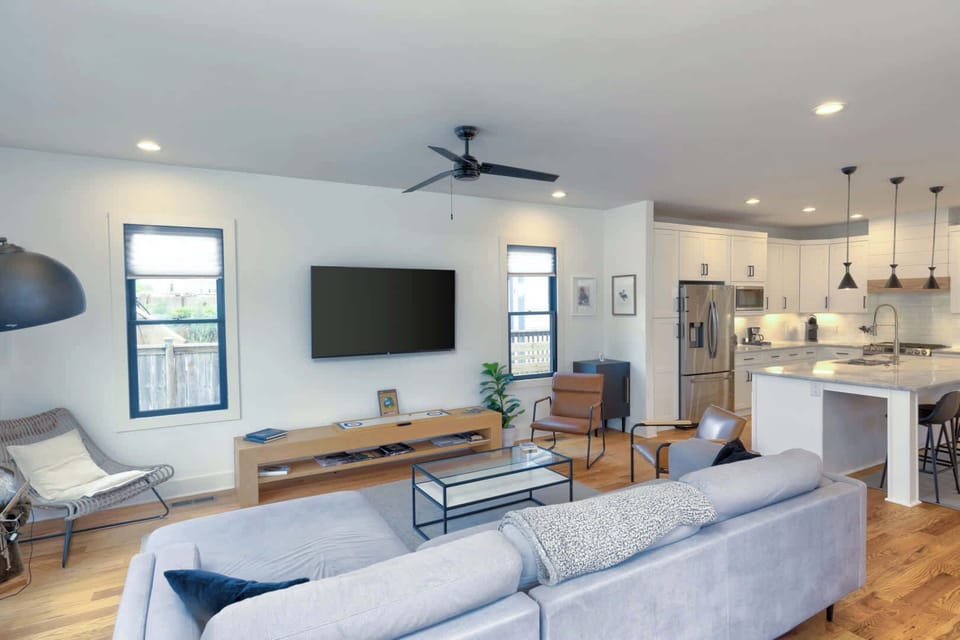Living room is equipped with a SmartTV