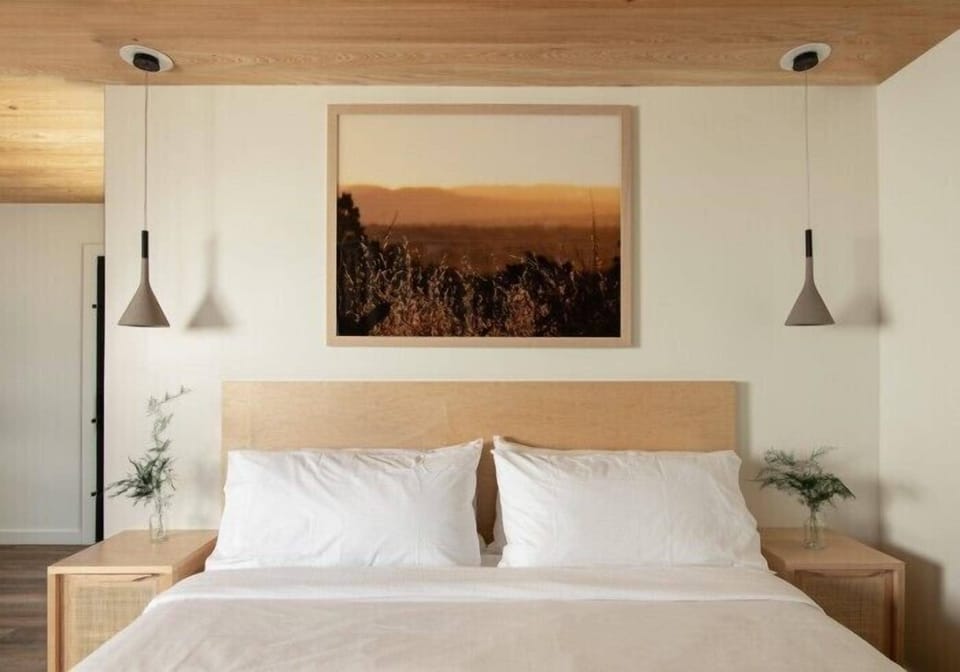 1 bedroom, iron/ironing board, WiFi (free)