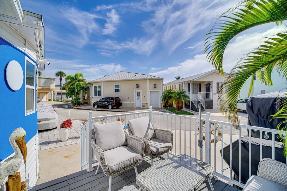 Outdoor Deck | Private Entrance