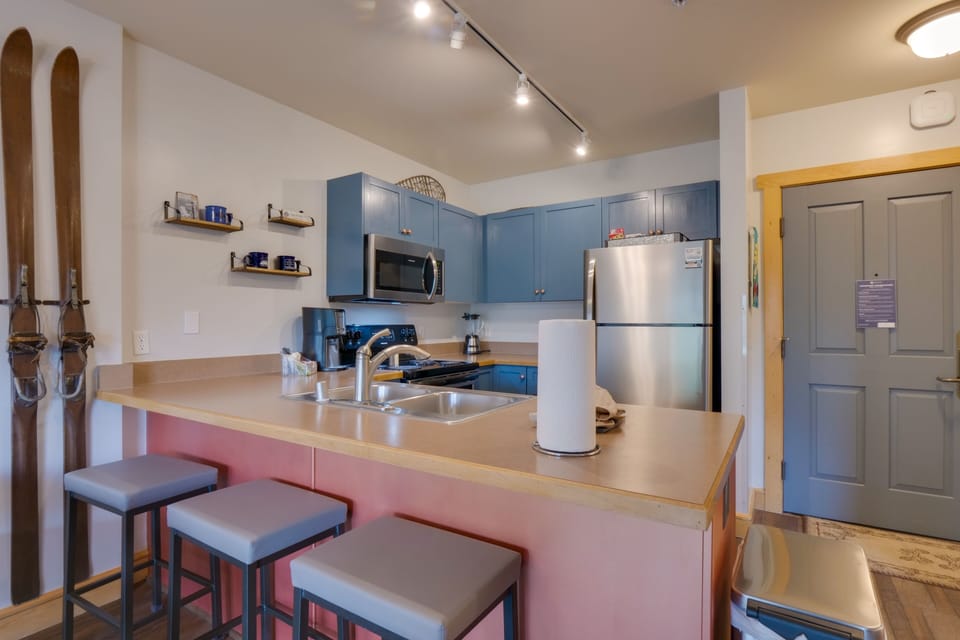 Indoors, Kitchen, Refrigerator, Sink, Sink Faucet