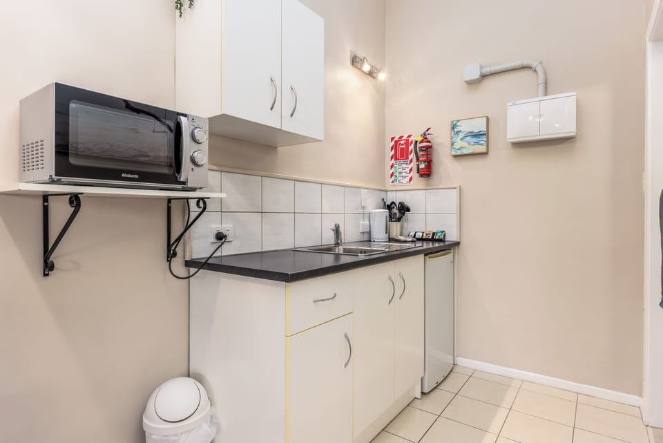Unit 4 Kitchen (1)