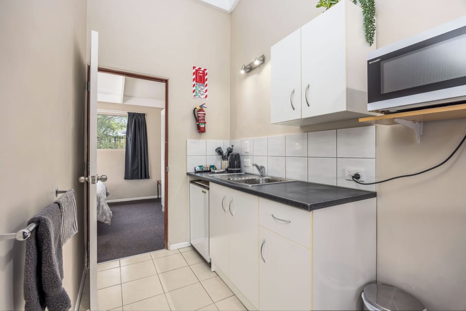 Unit 5 Kitchen (2)