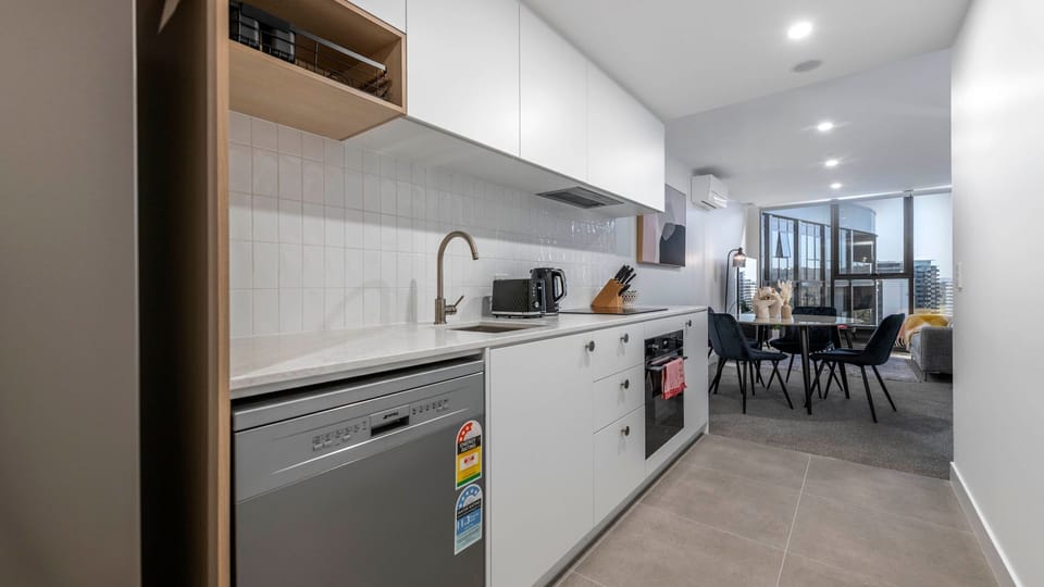 Compact kitchen for convenient stays