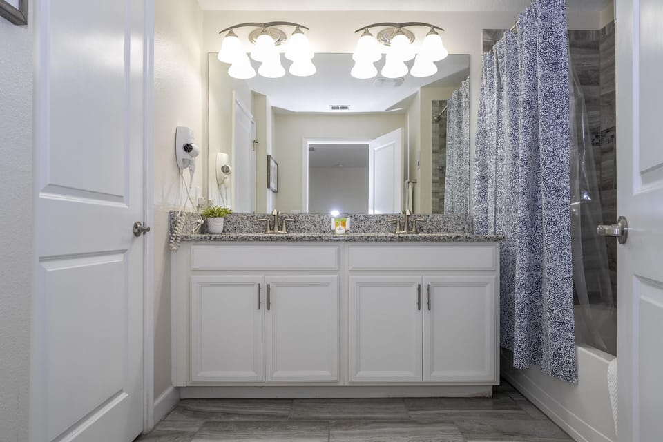 2nd Floor Master Bathroom