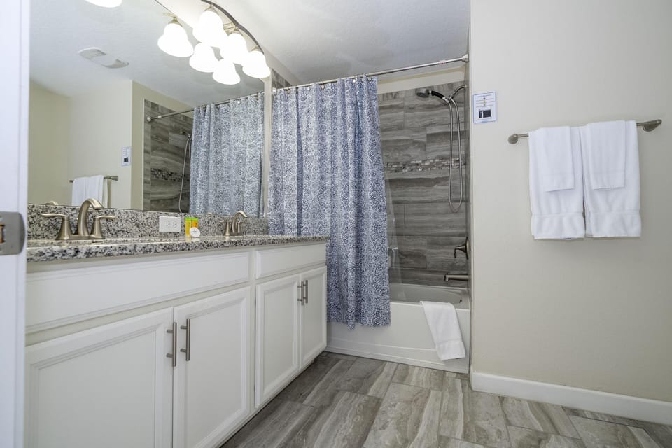 2nd Floor Master Bathroom