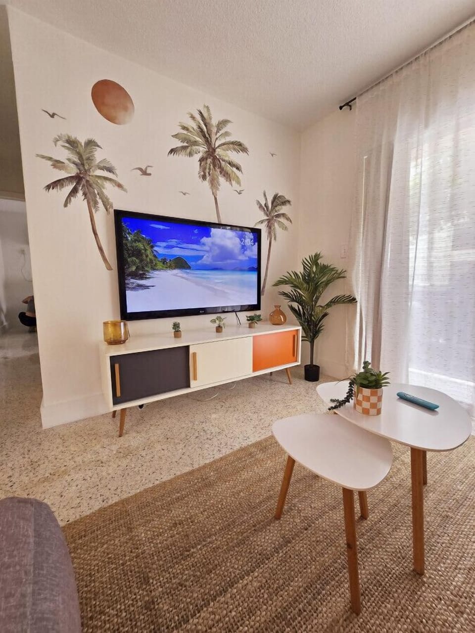 65" Smart TV