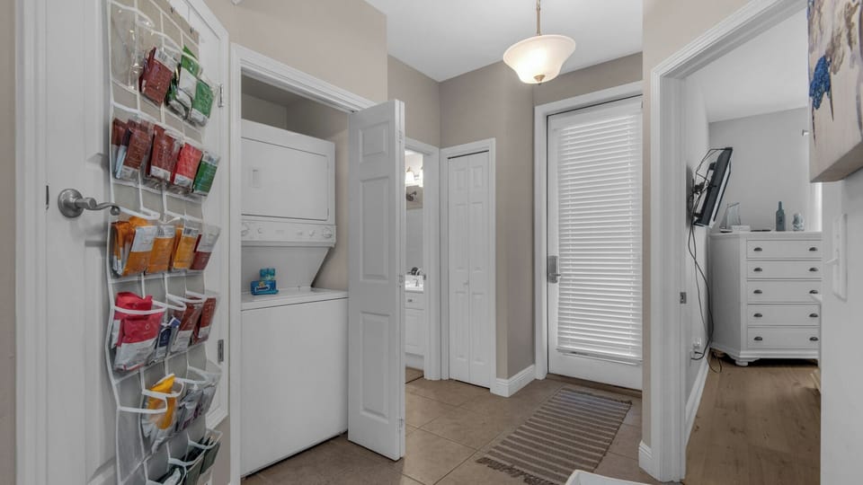 Condo, Multiple Beds, Patio, Garden View (The Village Unit 412) | Interior