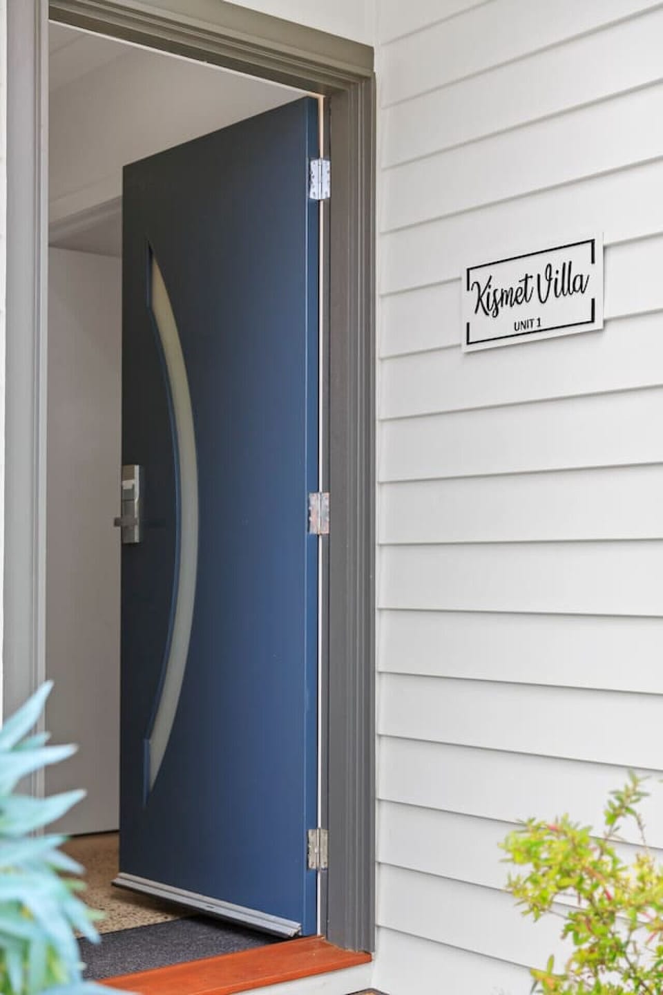 🚪 Private entry with easy self check-in access