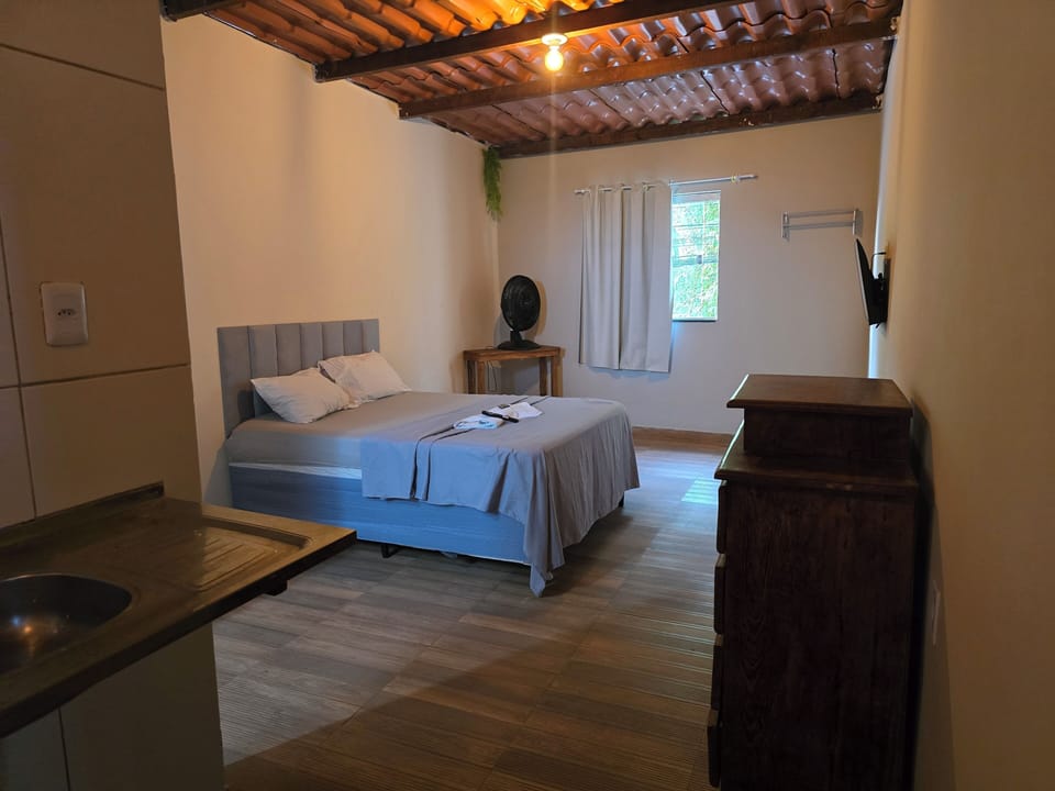 Classic Twin Room, City View | Desk, laptop workspace, free WiFi