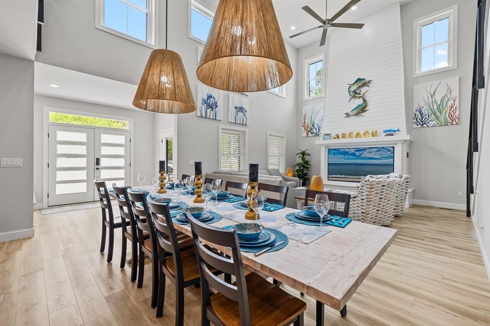 Main House- Open Concept with Dining to Accommodate 20 People! The Perfect Place for a Big Spread and Family Dinner