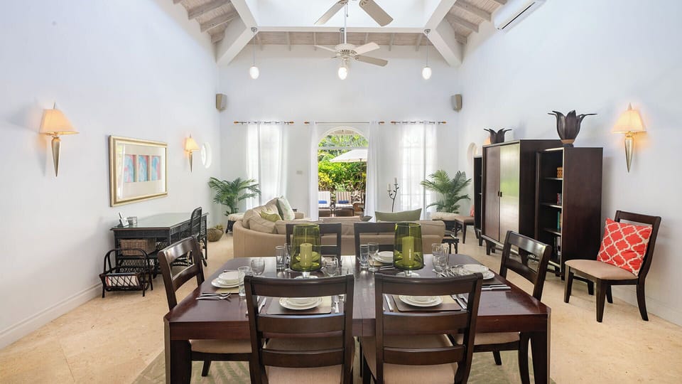 Features high ceilings and central air conditioning