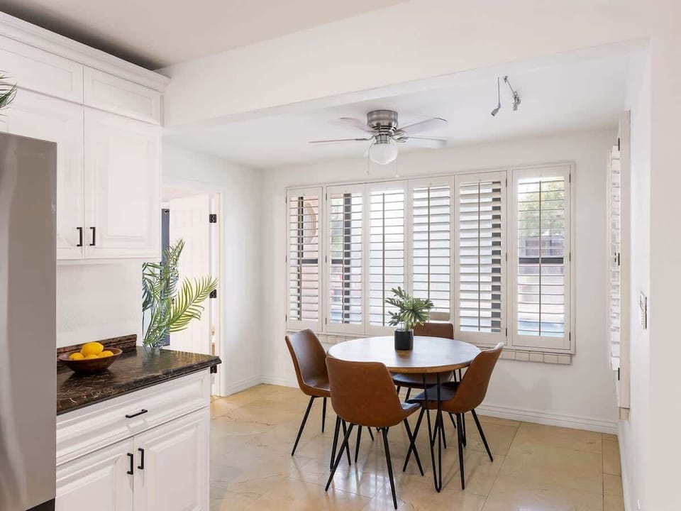 Breakfast table nook perfect for four people.