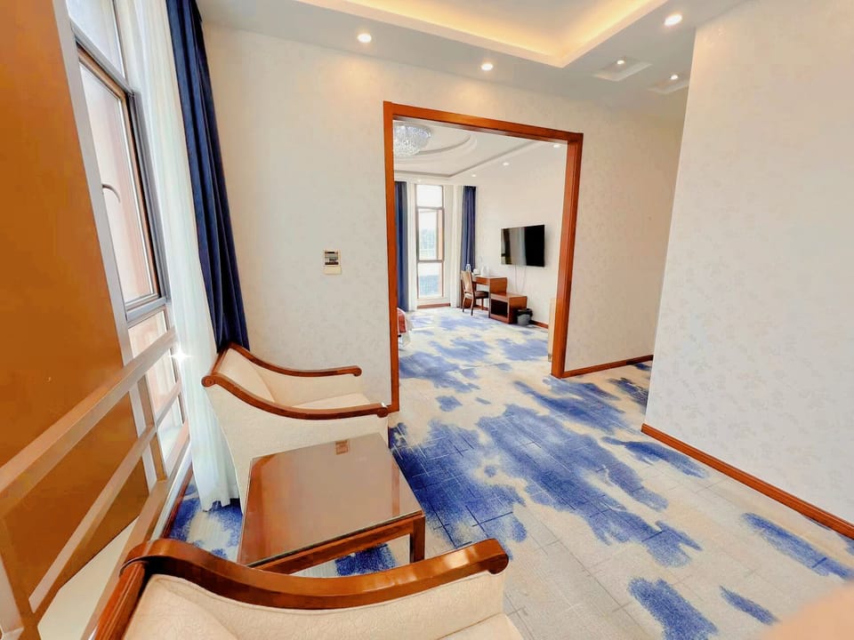 Deluxe Studio Suite | Free WiFi, bed sheets
