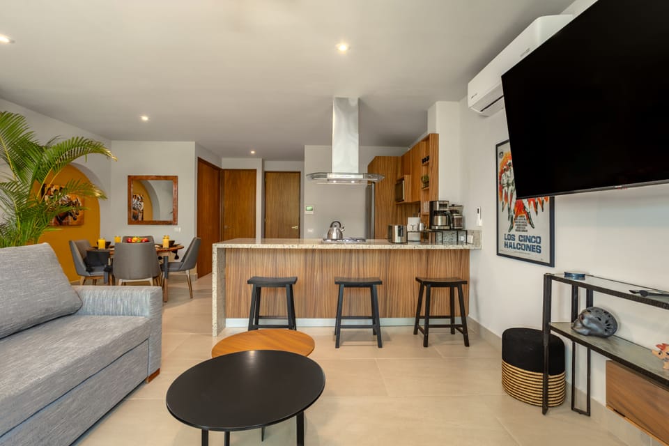 Condo - Image 7