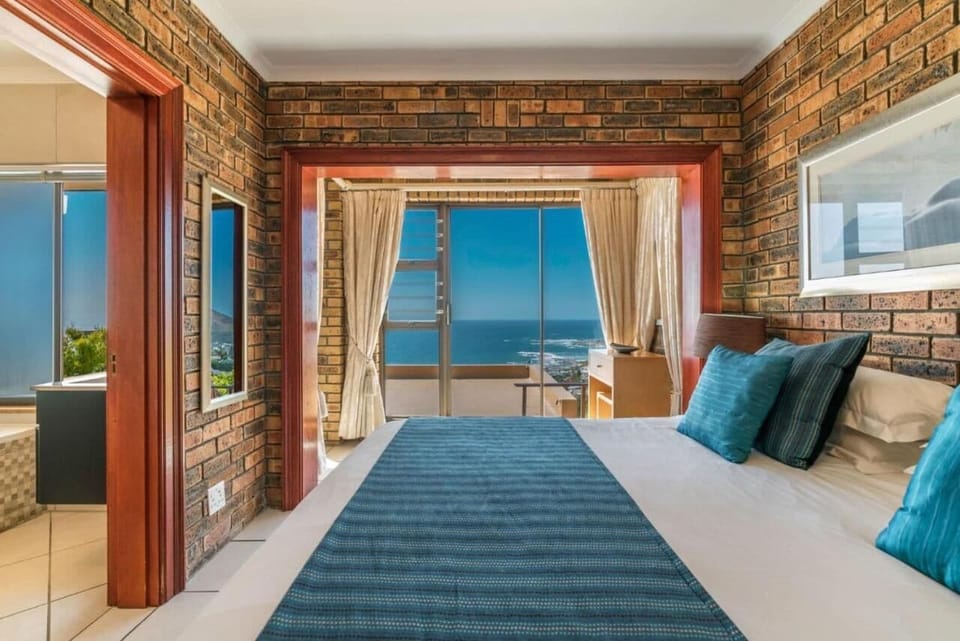 Comfort Room, Ocean View | 1 bedroom, in-room safe, laptop workspace, soundproofing