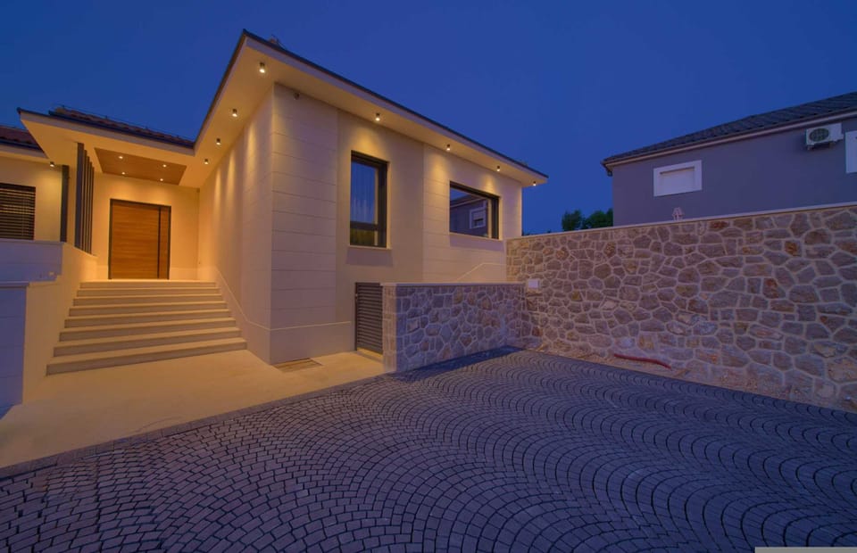 Villa Quarnaro With Heated Pool House in Primorje-Gorski Kotar County