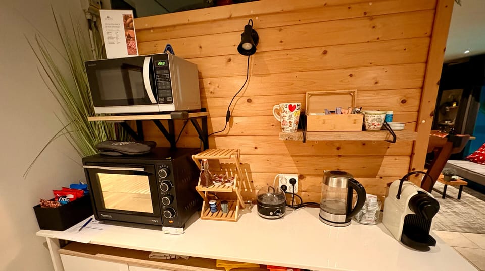 Deluxe Bungalow, Private Pool, Garden View | Private kitchenette | Espresso maker, electric kettle